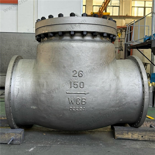 Bolted Cover Middle Steel Swing Check Valve, 26'' DN650 150LB, ASTM A216 WCB Body, ASTM A216 WCB Disc, B16.47 Series B Flange